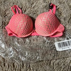 NEW With Tags Pink Victoria’s Secret Bombshell Plunge Bra 34B